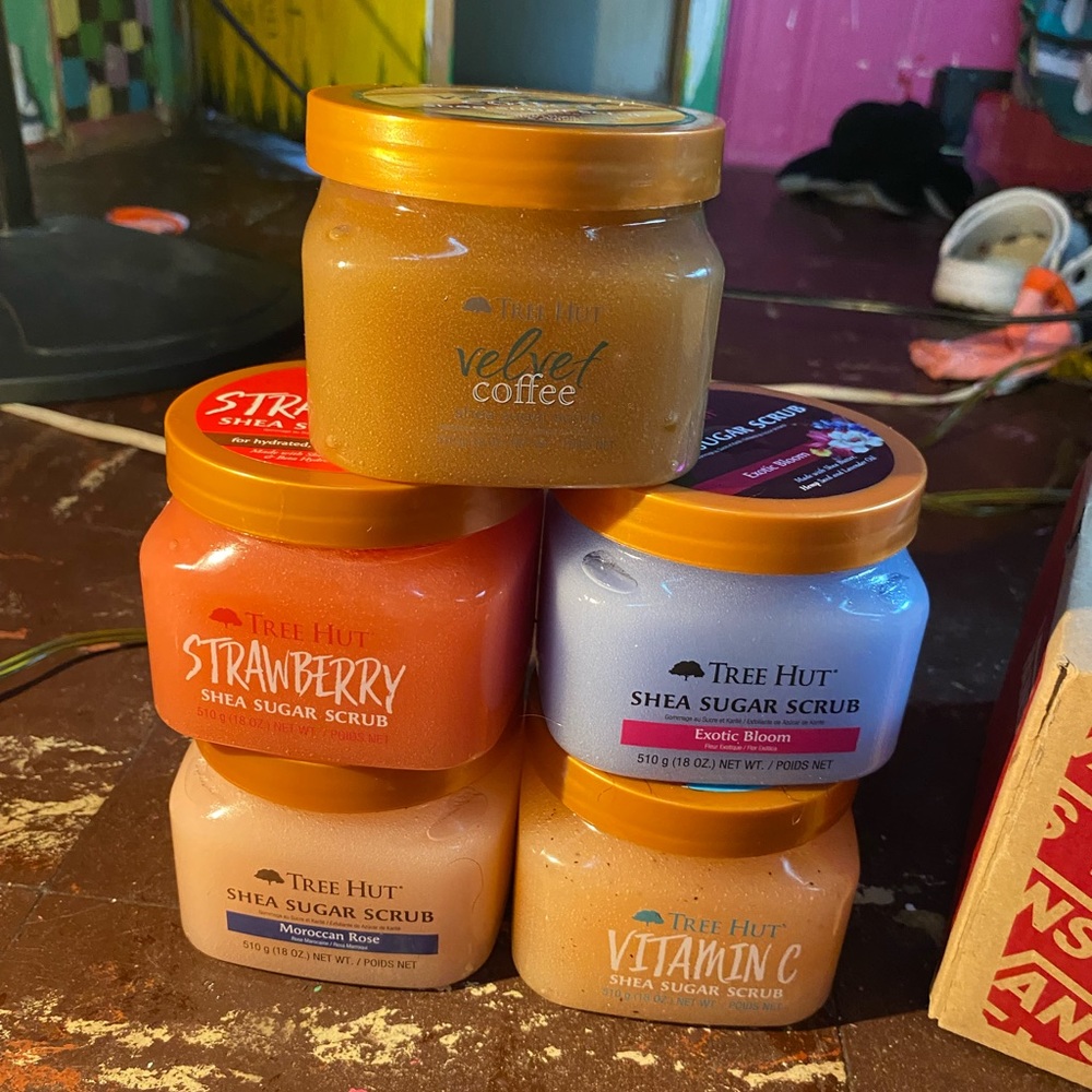 Tree hut body scrubs